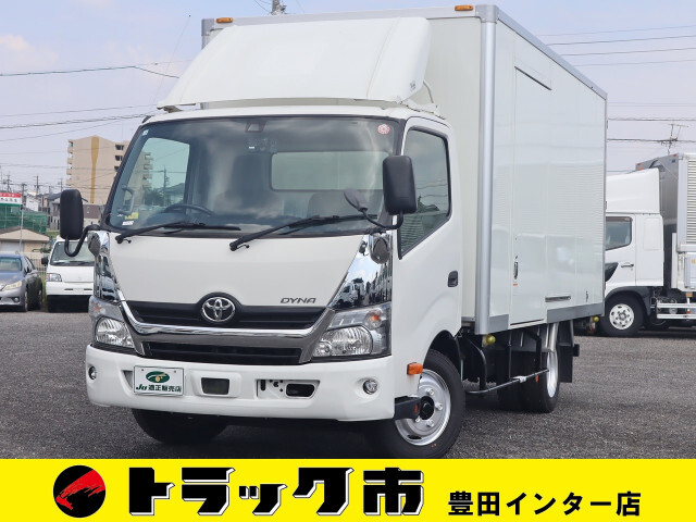 TOYOTA DYNA 2019