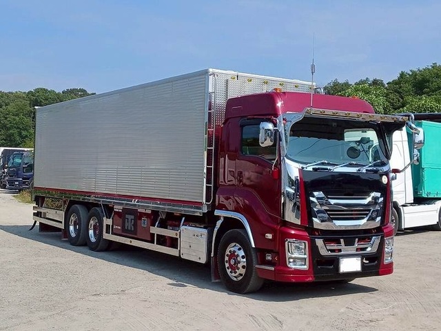 ISUZU GIGA 2020