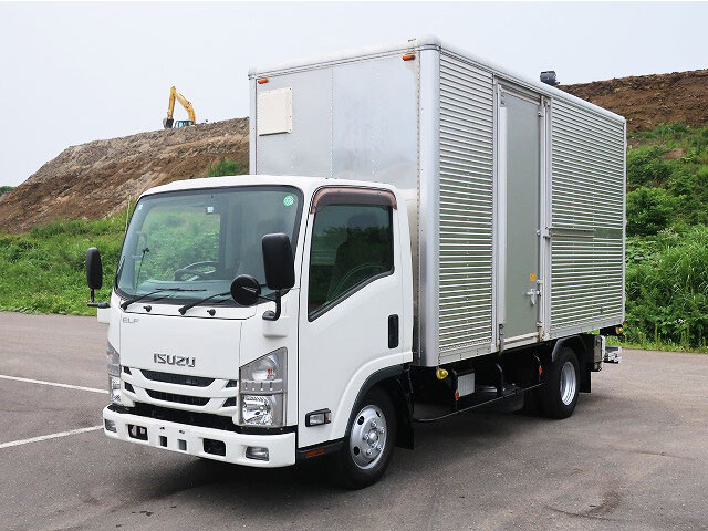 ISUZU ELF UT 2017