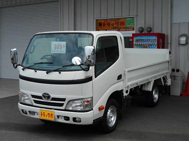 TOYOTA DYNA 2016