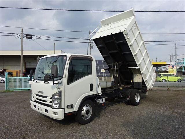 ISUZU ELF UT 2016