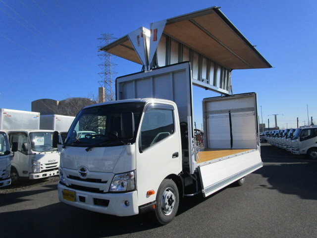 HINO DUTRO 2024
