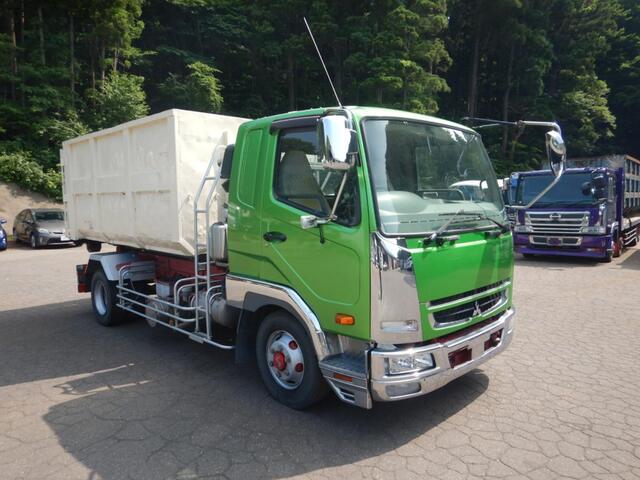 MITSUBISHI FIGHTER MIGNON 2015