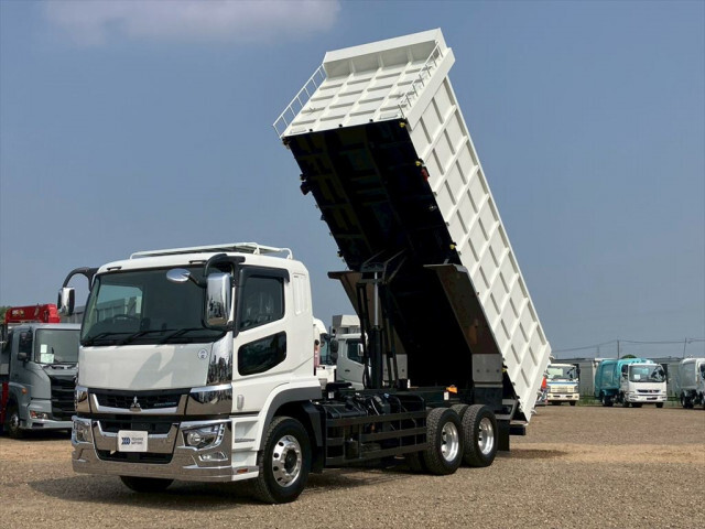 MITSUBISHI SUPER GREAT 2023