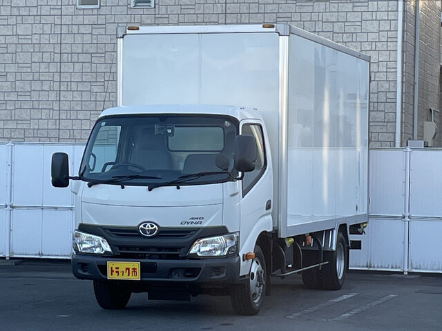TOYOTA DYNA 2016