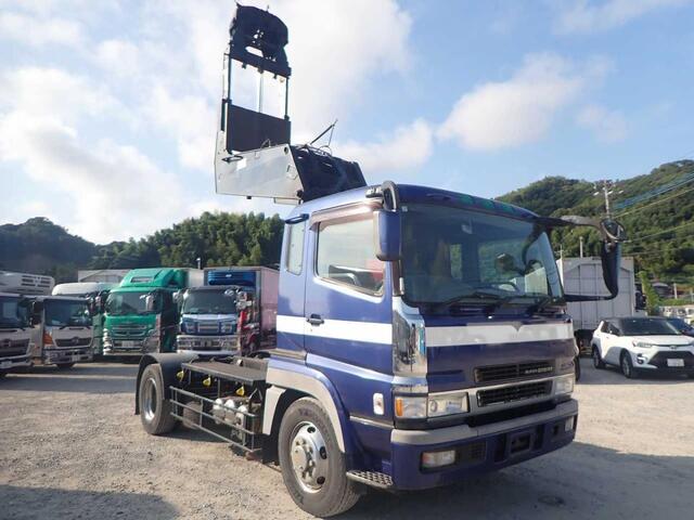 MITSUBISHI SUPER GREAT 2001