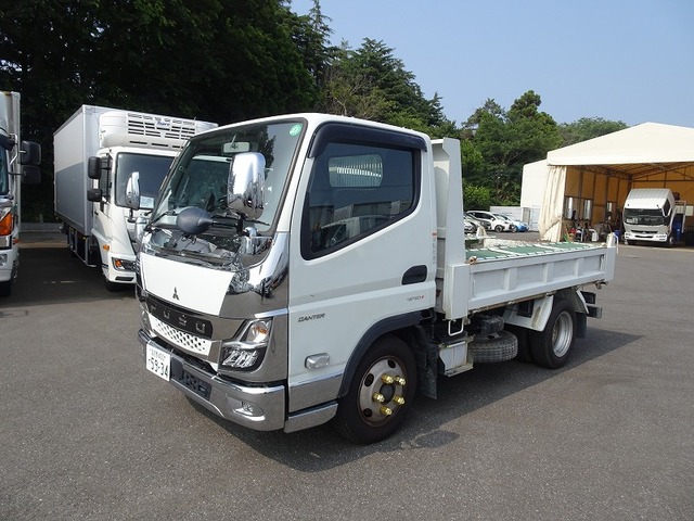 MITSUBISHI CANTER GUTS 2023