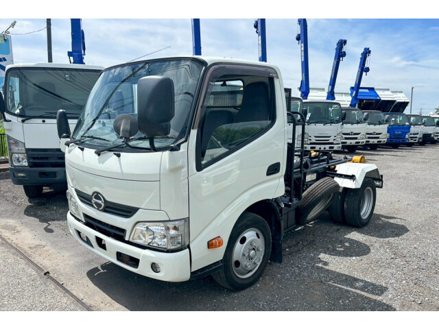 HINO DUTRO 2017