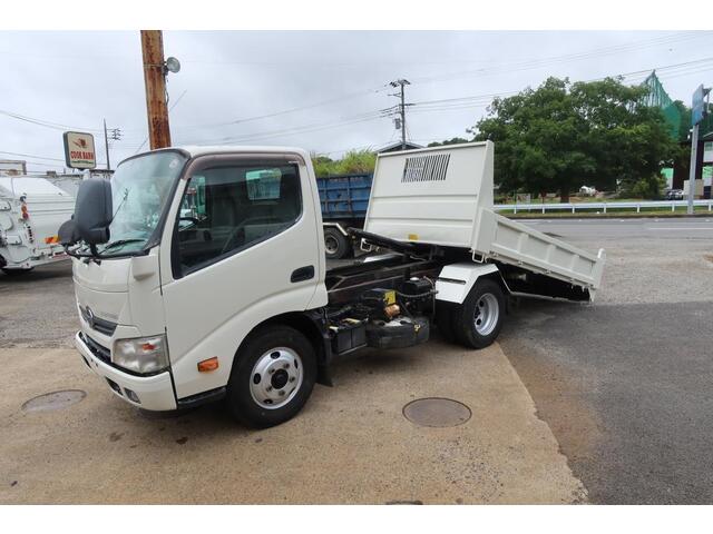 HINO DUTRO 2016