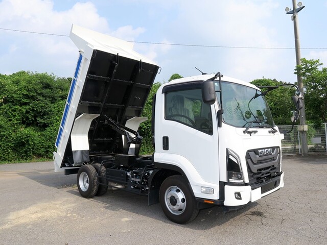 ISUZU FORWARD JUSTON 2024