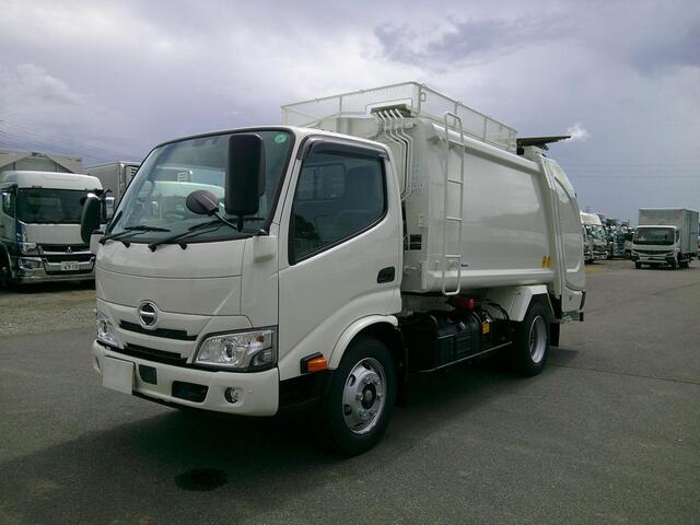 HINO DUTRO 2024
