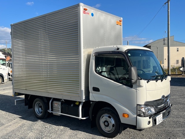 HINO DUTRO 2024