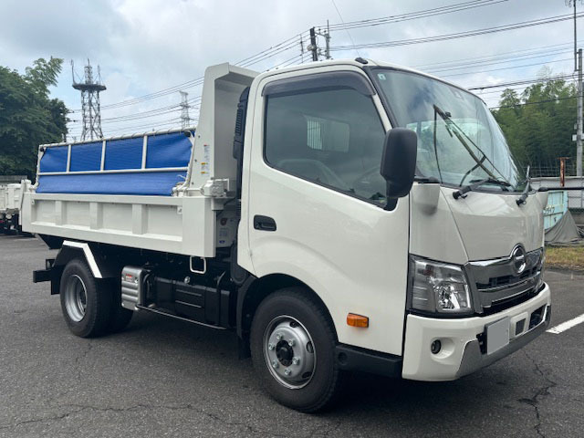 HINO DUTRO 2024