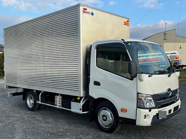 HINO DUTRO 2024