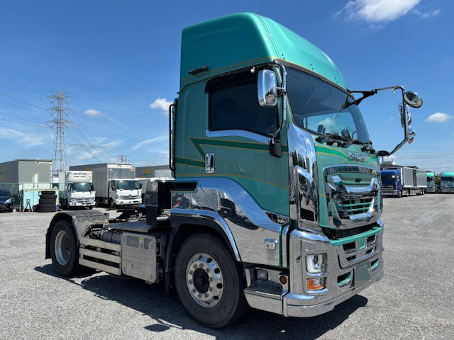 ISUZU GIGA 2022