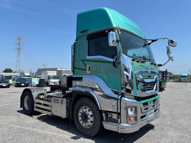 ISUZU GIGA 2022