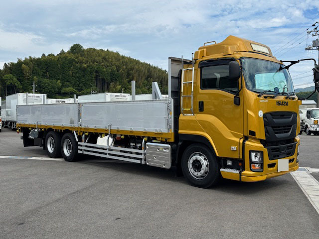 ISUZU GIGA 2022
