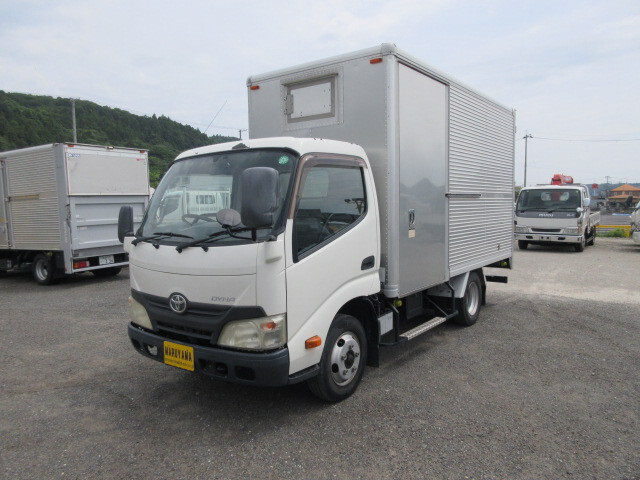 TOYOTA DYNA 2012