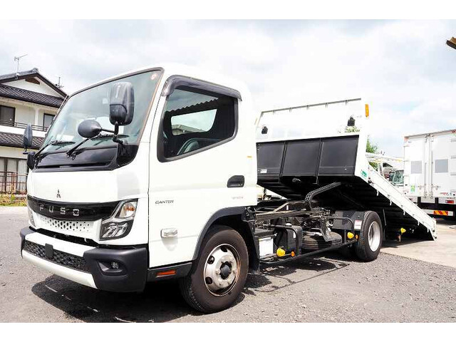 MITSUBISHI CANTER GUTS 2023