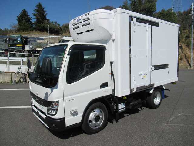 MITSUBISHI CANTER GUTS 2025