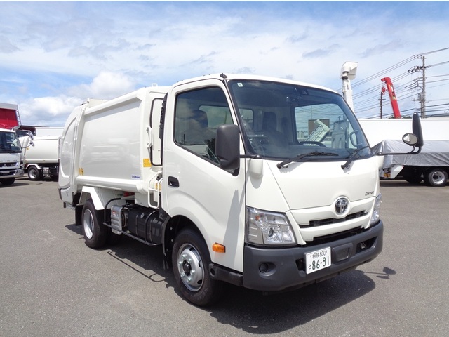 TOYOTA DYNA 2025