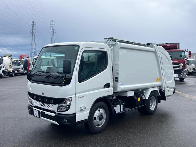 MITSUBISHI CANTER GUTS 2024