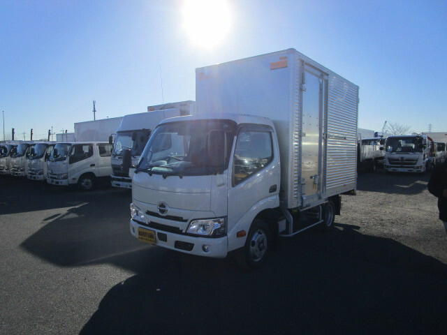 HINO DUTRO 2024