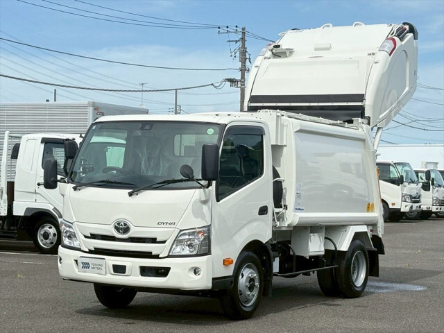TOYOTA DYNA 2025