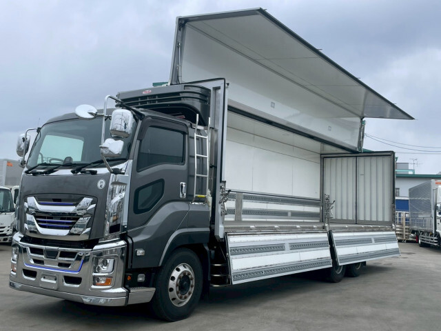ISUZU GIGA 2022