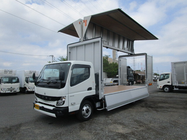 MITSUBISHI CANTER GUTS 2025