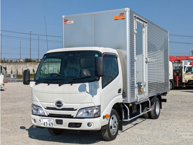 HINO DUTRO 2024