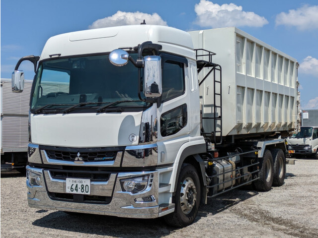 MITSUBISHI SUPER GREAT 2024